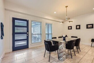 2203 Doral Dr in Austin, TX - Building Photo - Building Photo