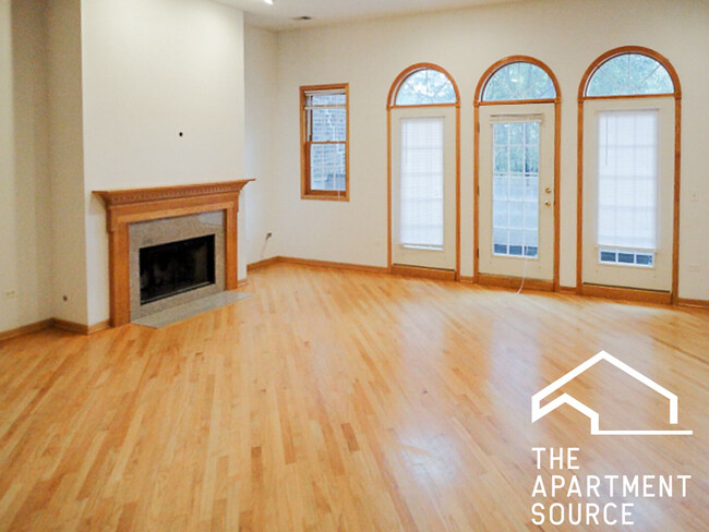 2531 N Southport Ave in Chicago, IL - Building Photo - Building Photo