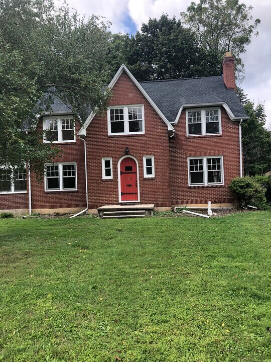 245 E Hamilton Ave, Unit 1 in State College, PA - Building Photo