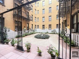 WEST 45 STREET in New York, NY - Building Photo