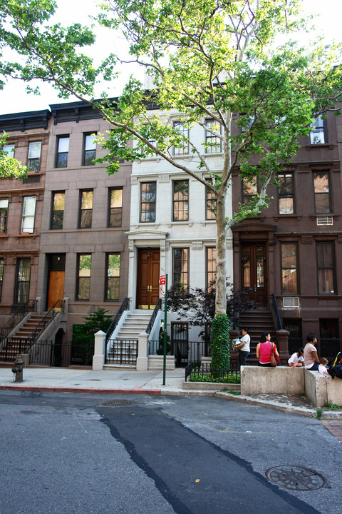 131 W 94th St in New York, NY - Foto de edificio