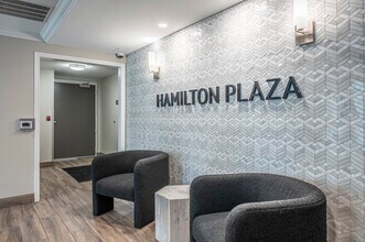 Hamilton Plaza in Madison, WI - Foto de edificio - Lobby