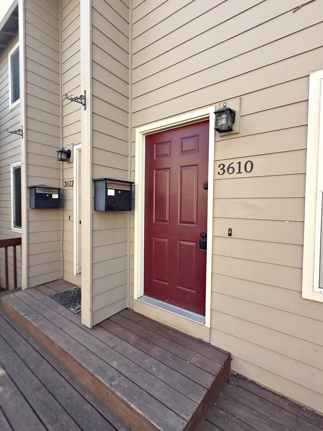 3610 S Kelly Ave in Portland, OR - Foto de edificio - Building Photo