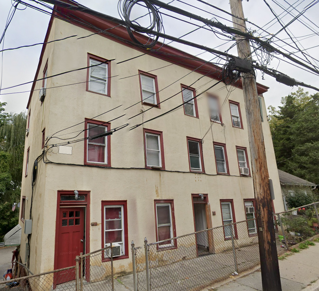 45 Yale Ave in Ossining, NY - Building Photo - Building Photo