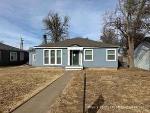 2210 31st St in Lubbock, TX - Foto de edificio - Building Photo