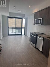 750 Whitlock Ave in Milton, ON - Building Photo - Building Photo