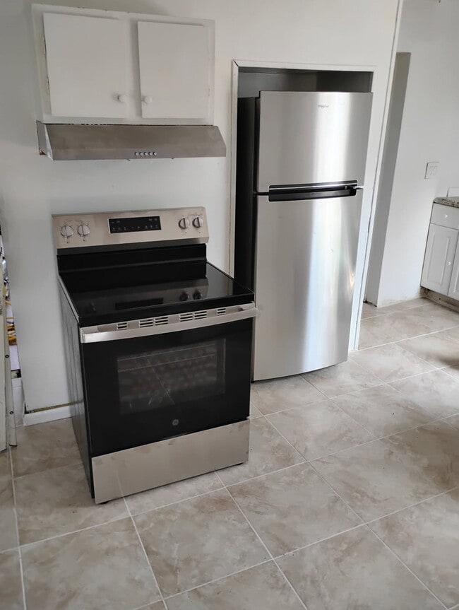 10 Flint St, Unit 2