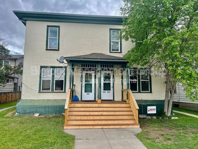 property at 806 Getchell St