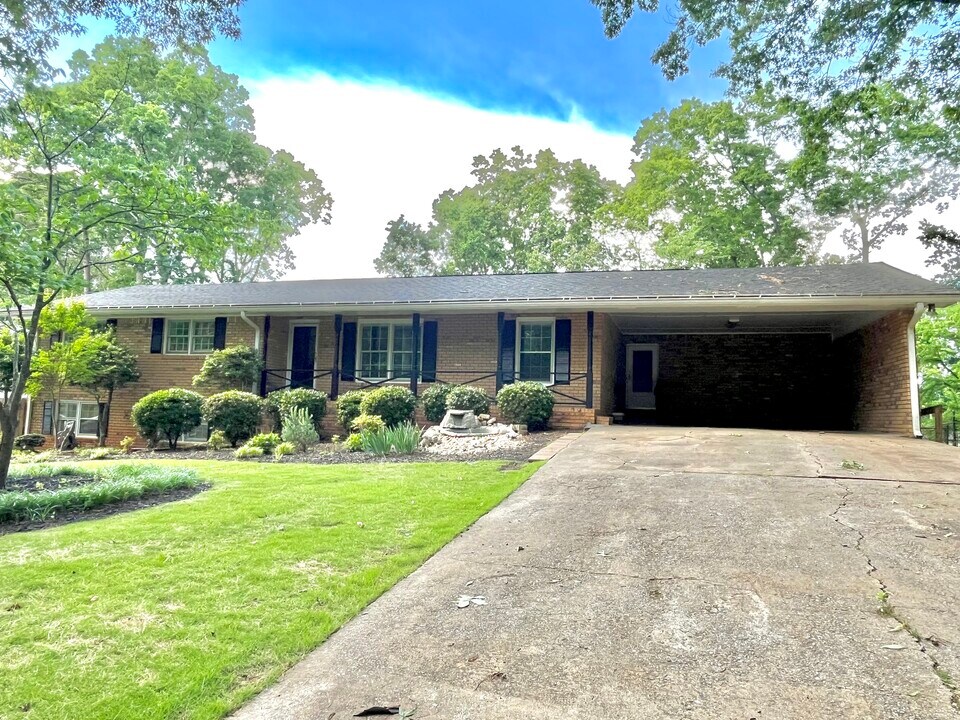 2560 Due W Cir NW in Kennesaw, GA - Building Photo