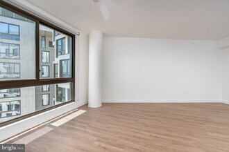 1630 Columbia Rd NW, Unit 720 in Washington, DC - Building Photo - Building Photo