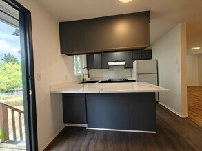 14546 25th Ave NE in Shoreline, WA - Building Photo - Building Photo