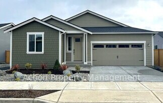 1044 Royal Velvet Dr in Sequim, WA - Building Photo