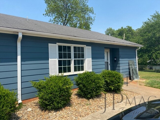 16 Simmons Ct in Greenville, SC - Building Photo - Building Photo