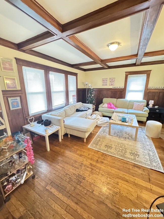 66 Kirkwood Rd in Boston, MA - Foto de edificio - Building Photo