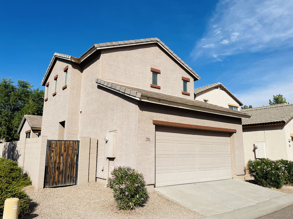 1966 E Ivanhoe St in Gilbert, AZ - Building Photo