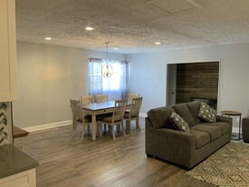 409 31st St, Unit 1 in Vienna, WV - Building Photo
