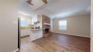 1726 Patricia St in Arlington, TX - Building Photo - Building Photo