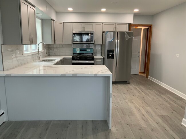 2228 W 71st St, Unit 1