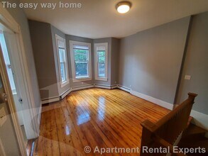 223 Broadway, Unit #5 in Cambridge, MA - Building Photo - Building Photo