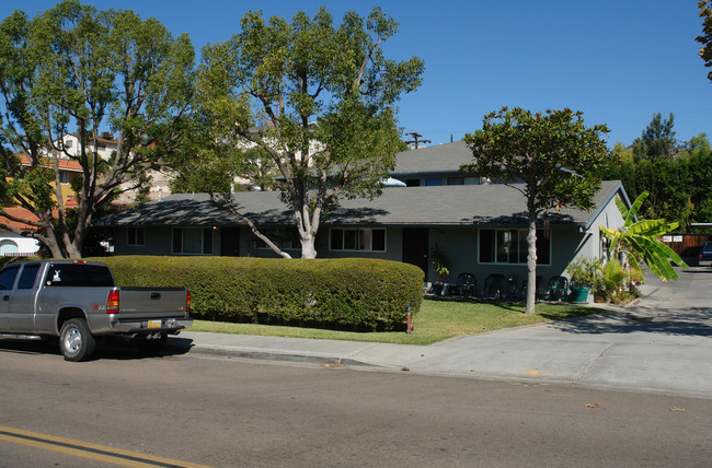 9968-9970 San Juan St in Spring Valley, CA - Foto de edificio - Building Photo