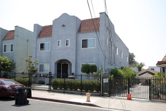 1129 S Mariposa Ave in Los Angeles, CA - Building Photo - Building Photo