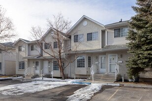 Bedford Gardens in Calgary, AB - Building Photo