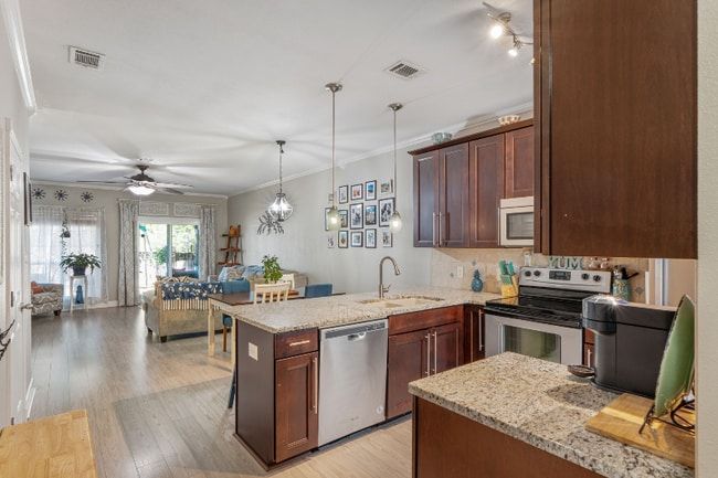 2711 Bay Club Dr in Navarre, FL - Building Photo - Building Photo