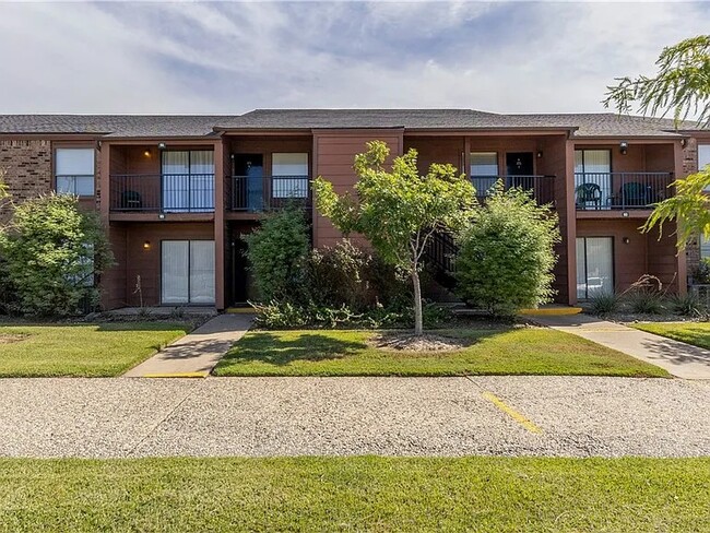 904 University Oaks Blvd, Unit 96 in College Station, TX - Building Photo - Building Photo