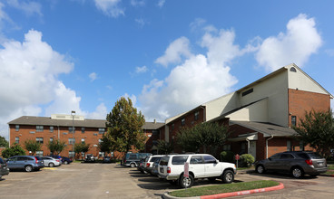 Alvin Memorial Gardens in Alvin, TX - Foto de edificio - Building Photo