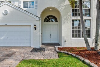 266 Berenger Walk in Royal Palm Beach, FL - Building Photo - Building Photo