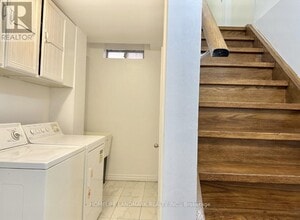 138 Keffer Cir in Newmarket, ON - Building Photo - Building Photo