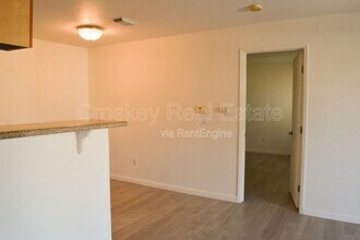 2225 Lakeview Cir in Pittsburg, CA - Building Photo - Building Photo