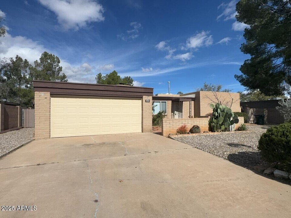 433 Meadows Dr in Sierra Vista, AZ - Building Photo