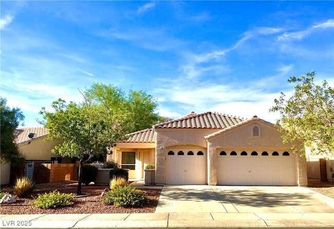 property at 212 Horizon Peak Dr