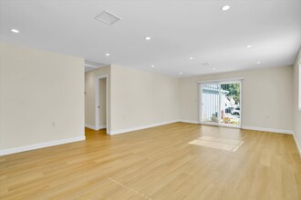 3701 E Wilton St in Long Beach, CA - Building Photo - Interior Photo