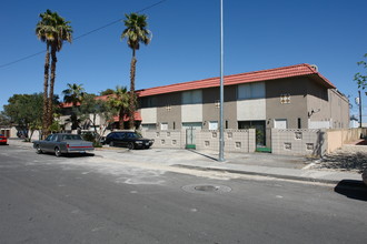 3790 Hazelwood St in Las Vegas, NV - Building Photo - Building Photo