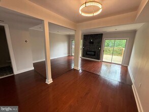 7806 Whistling Pines Ct in Ellicott City, MD - Building Photo - Building Photo