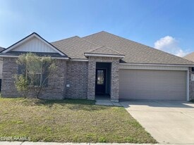 15819 Olive Grv Dr in Zachary, LA - Building Photo