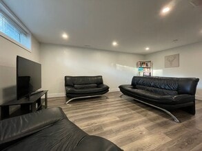 331 W 5th St in Hamilton, ON - Building Photo - Building Photo