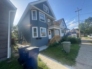 2323 S 17th St in Milwaukee, WI - Building Photo - Building Photo
