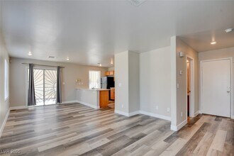 2142 Pillar Pointe St in Las Vegas, NV - Building Photo - Building Photo