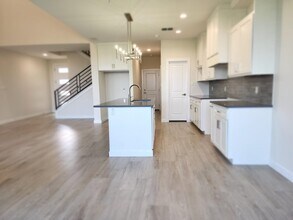 7506 Cresta Bella St in Laredo, TX - Building Photo - Building Photo