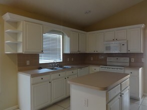 1040 Pineview Ct in Apopka, FL - Building Photo - Building Photo