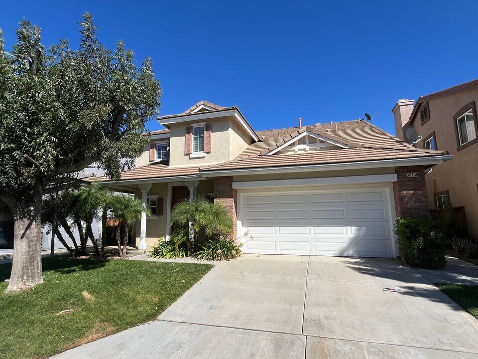 35736 Emily Ave in Murrieta, CA - Building Photo
