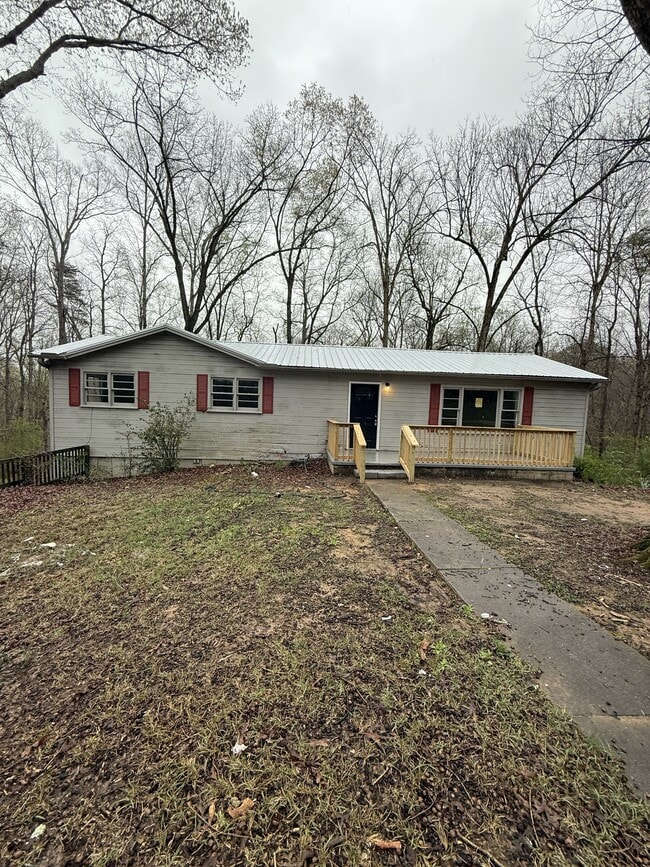 property at 5616 Cruce Rd