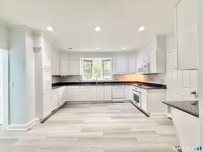 23 Houston Terrace in Stamford, CT - Building Photo - Building Photo