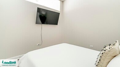 1222 W Madison St, Unit 302 in Chicago, IL - Foto de edificio - Building Photo