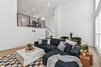 3840 Pompano Dr SE in St. Petersburg, FL - Building Photo - Building Photo