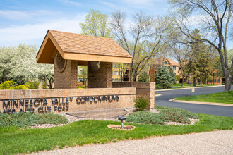 Minnesota Valley Country Club Condos in Minneapolis, MN - Building Photo - Building Photo