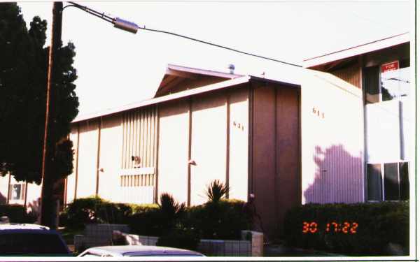 621 W Channel Islands Blvd in Oxnard, CA - Building Photo - Building Photo